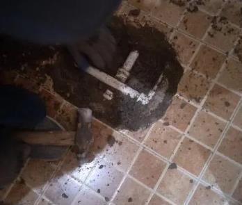霍林郭勒卫生间漏水维修公司为您分享下卫生间渗水如何处理及注意事项